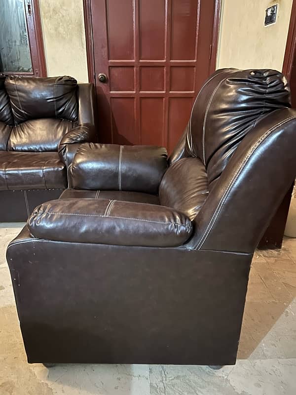 leather Style sofa set in excellent conditin slightly used 5