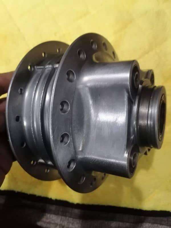 Honda 2010 modal Like new Rear Hub 2