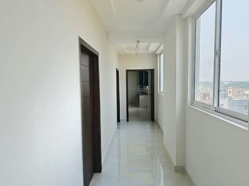 1 BEDROOM BRAND NEW APARTMENT FOR SALE IN BAHRIA TOWN LAHORE 1