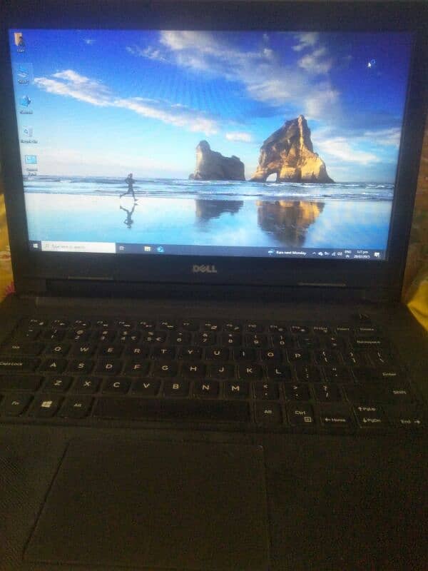 Dell core i7 7th generation 8 gb Ram 128 SSd 500 gb HDD CAM+WIFI 0