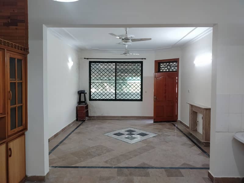 Affordable Upper Portion Of 3200 Square Feet Is Available For Rent 5