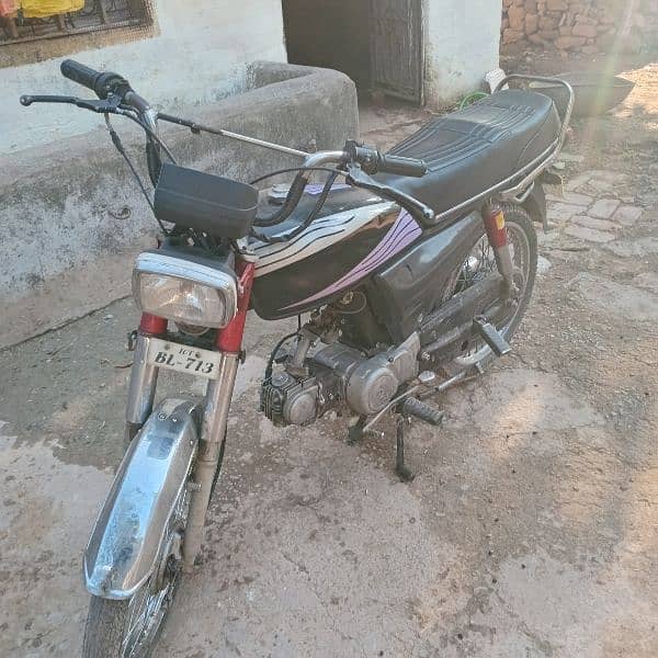 2012 model hai yamaha dhoom islamabad number hai 2