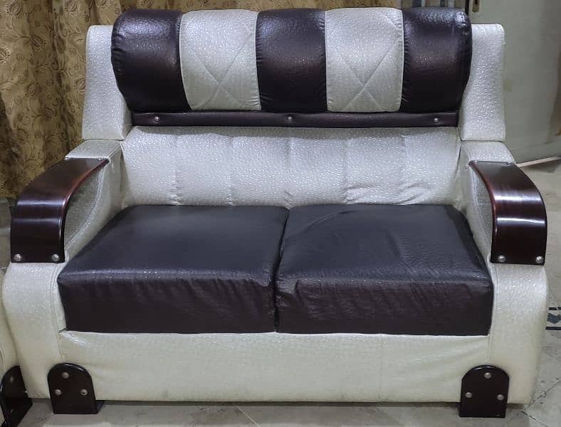 7 seater Sofa set slightly used 0