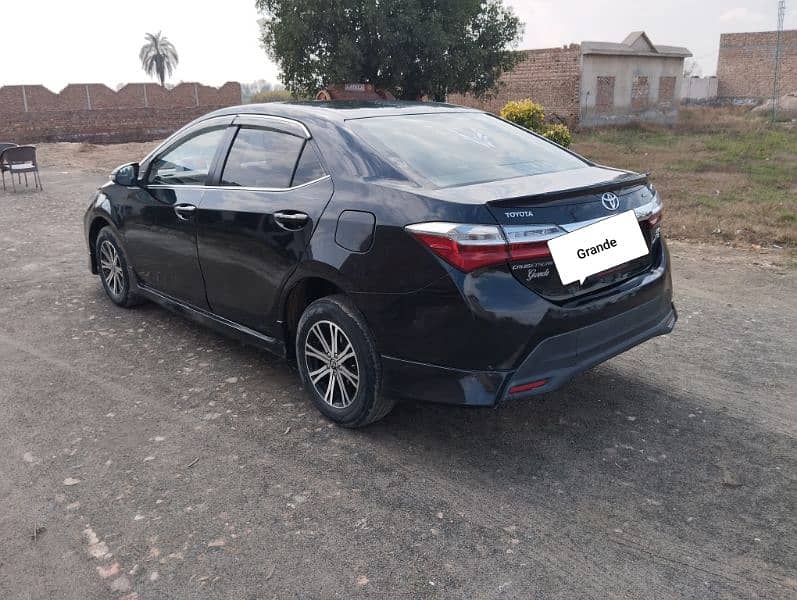 Toyota Altis Grande 2016 1