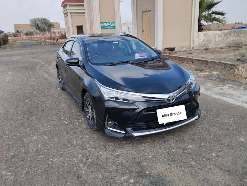 Toyota Altis Grande 2016 4