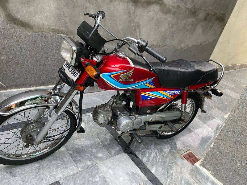 Honda CD70 4