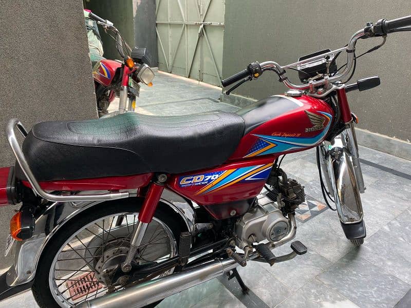 Honda CD70 6