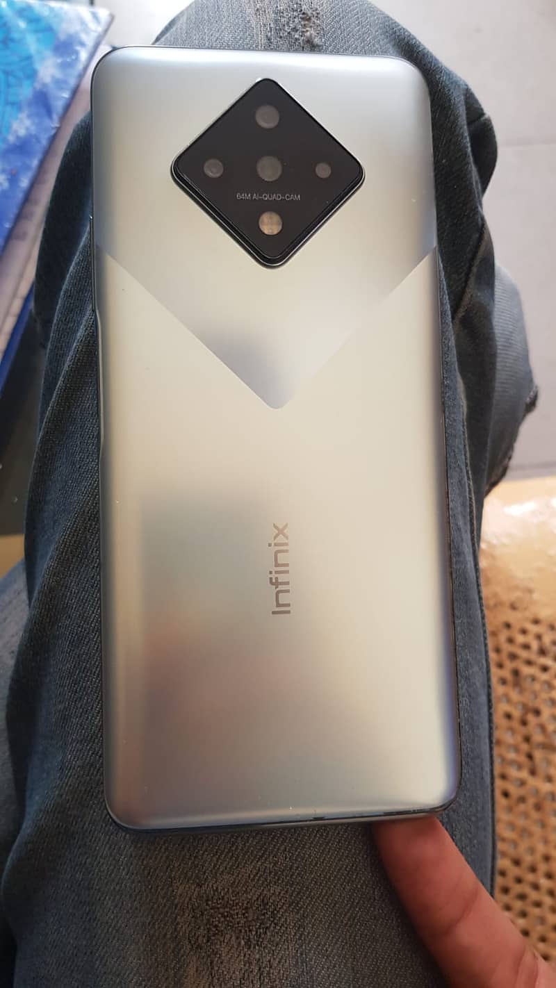 Infinix ZERO 8i 8/128 Looks New 0