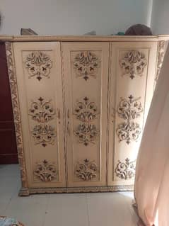 Deco paint complete Bed room set in very good condition madeup of wood