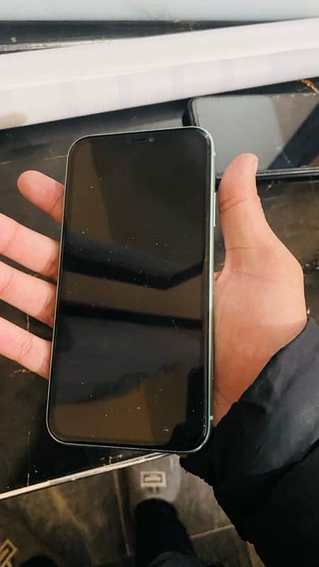 iphone 11, in a good condition, 64gb 1