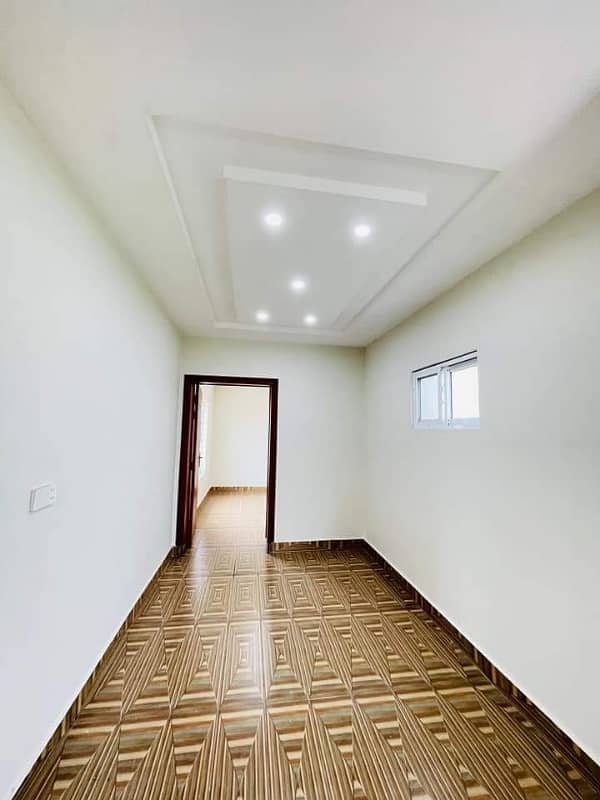 10 Marla Elegant House For Sale 15