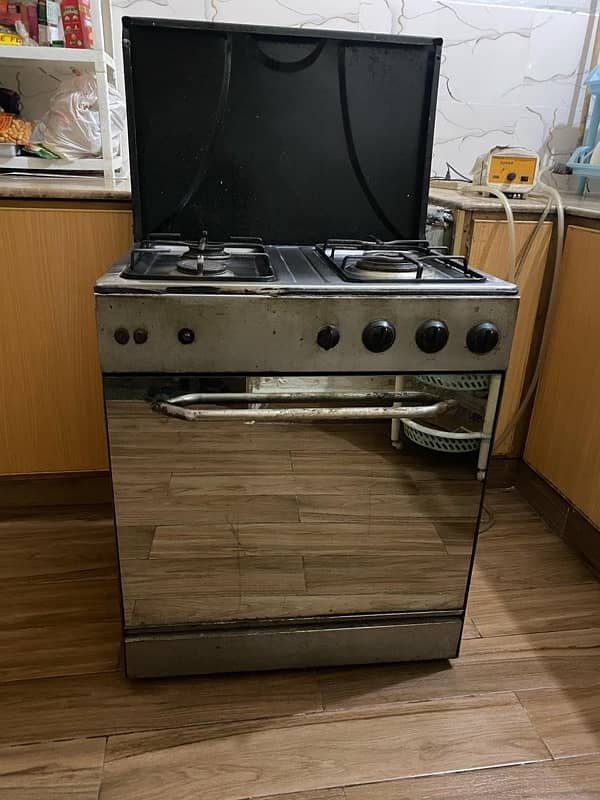 gas cooking range with 3 stove and working oven 1