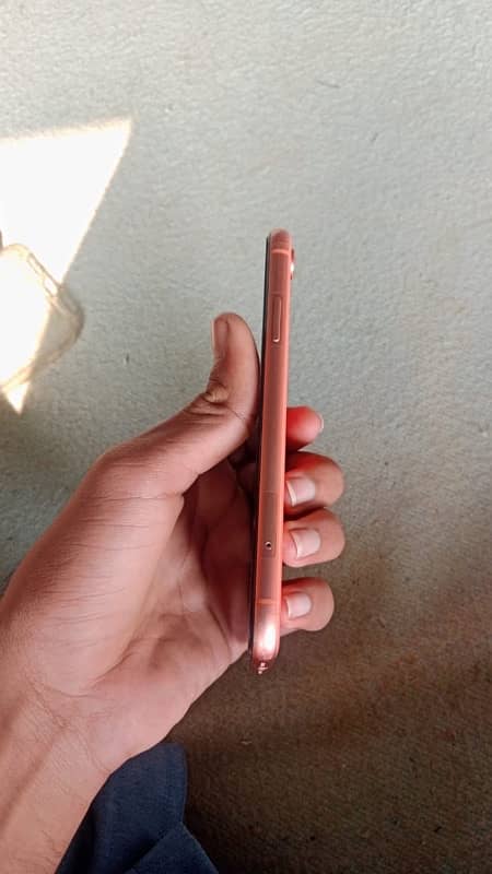 iPhone XR urgent sale 3