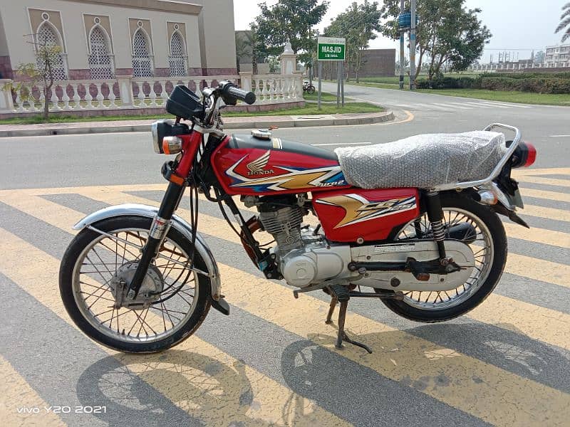 Lush Honda 125 urgent Sale Call 0300/2323/822 3