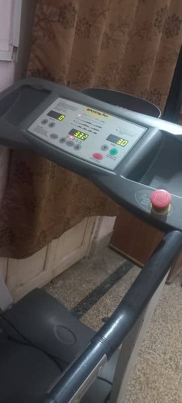 Treadmill slightly used Auto incline 120 kg sported 0