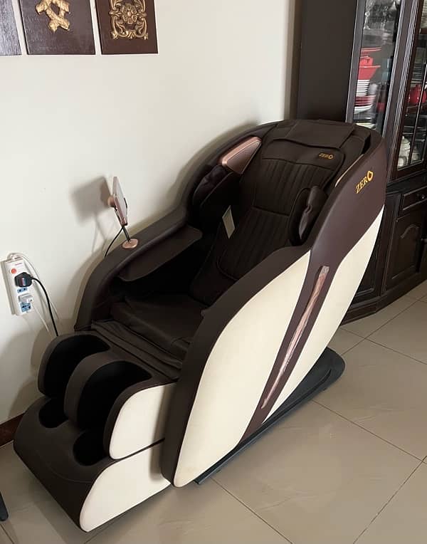 Zero UGEM Massage Chair/Recliner 0