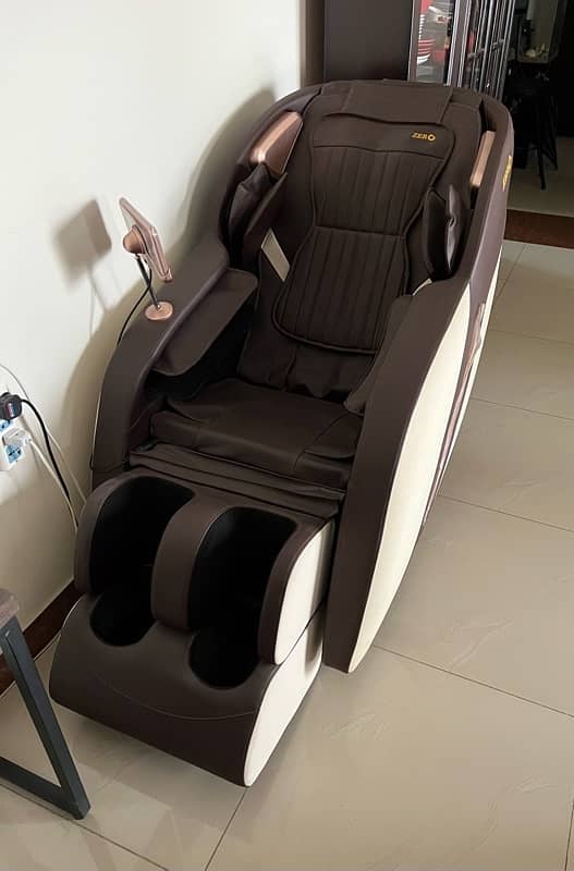 Zero UGEM Massage Chair/Recliner 1