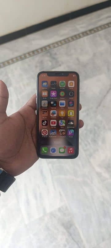 iPhone X | 256GB 1