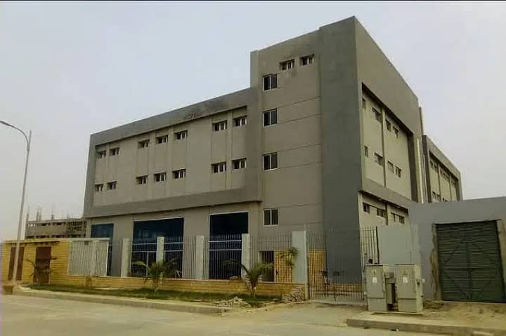 Chance Deal : 400 Yards Ground +1 Factory / Warehouse In Prime Location Of Korangi Near Brooks At Low Rent 0