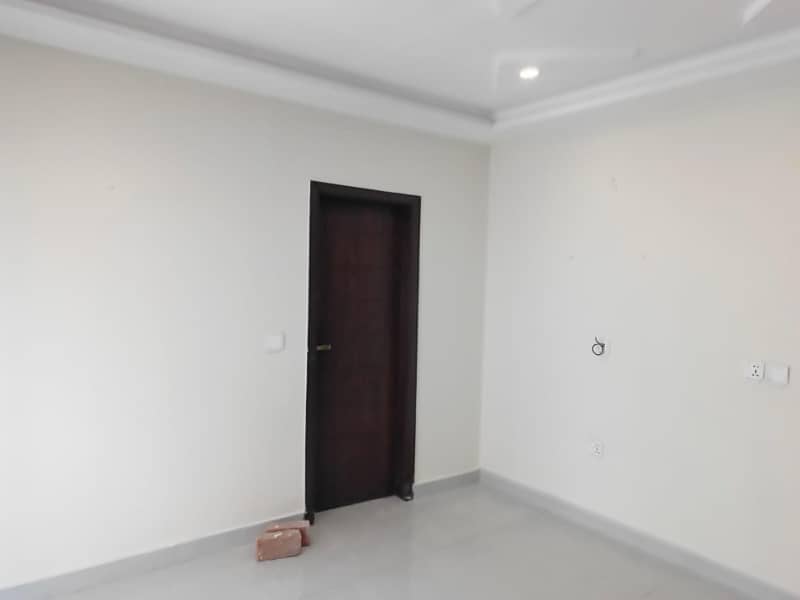 2 BEDROOM NON FURNISHED APRTMENT FOR SALE IN BAHRIA TOWN LAHORE 13