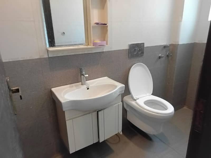 2 BEDROOM NON FURNISHED APRTMENT FOR SALE IN BAHRIA TOWN LAHORE 17