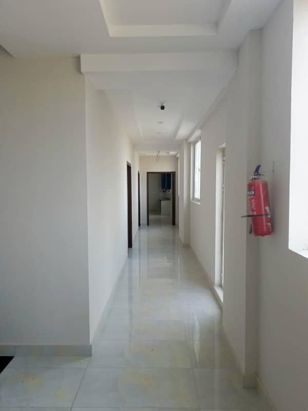 1 BEDROOM BRAND NEW APARTMENT FOR SALE IN BAHRIA TOWN LAHORE 1