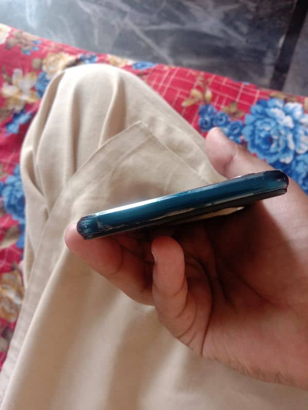 vivo y11 full box blkul saaf condition ha one hand use 3