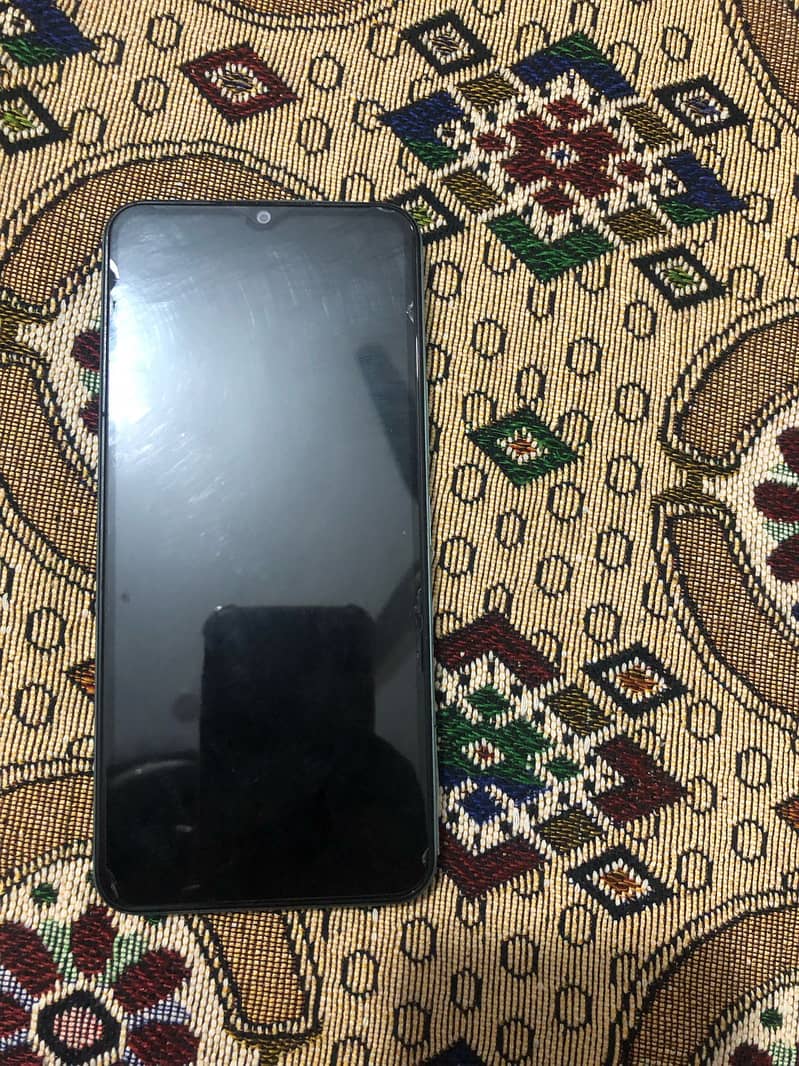 Only 6 month used 10/10 condition battery timing 100% vivo brand y22 0