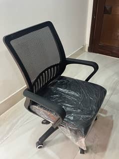 Executive Chair For Office use | 4 avaible