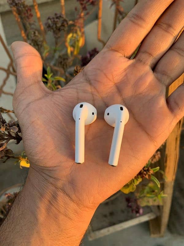 Airpod generation 2 4