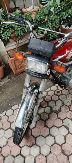 Honda 125 Red colour