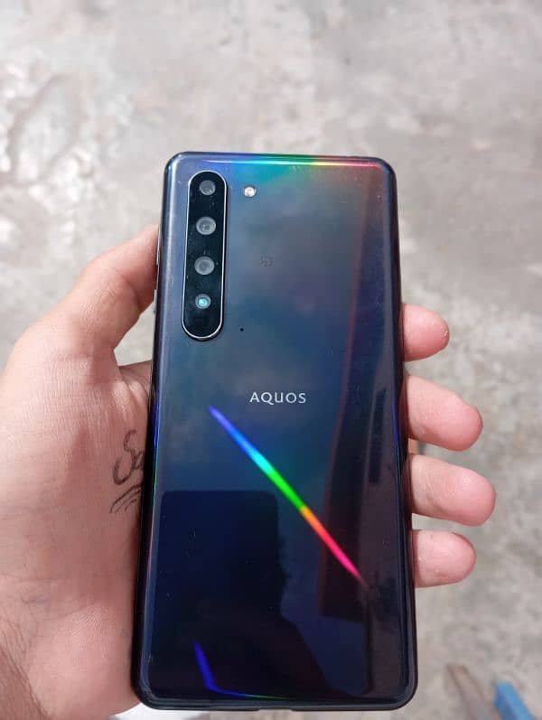 aquos R5G 12/256 condition 8/10 1