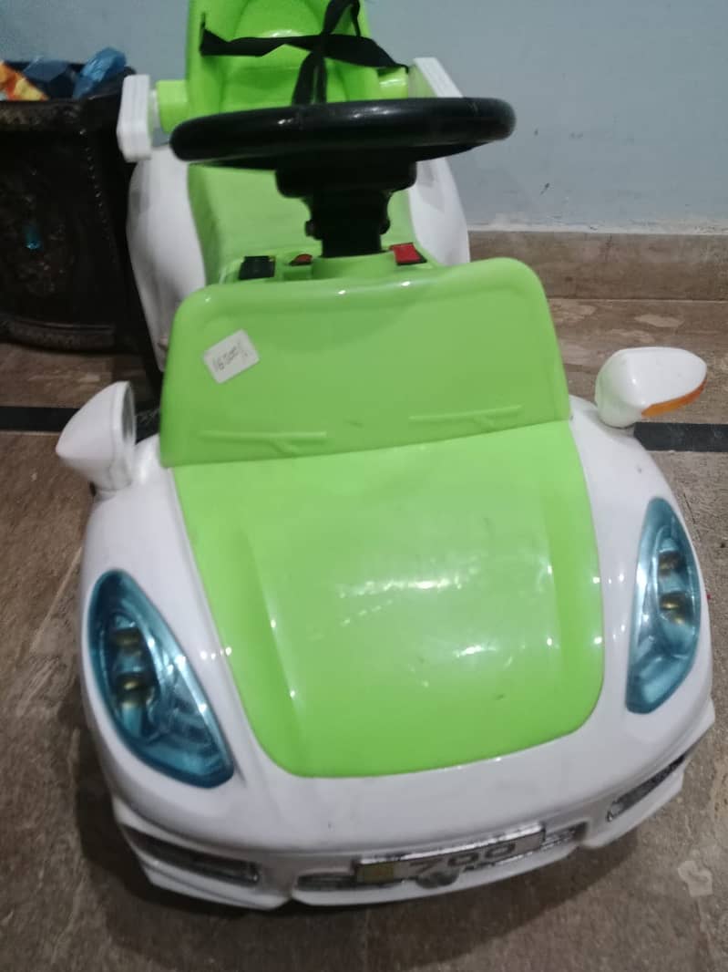 Kids car battery operated with charger 0