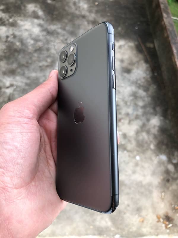 iPhone 11 Pro 256GB Dual PTA Approved – Immaculate Condition 3