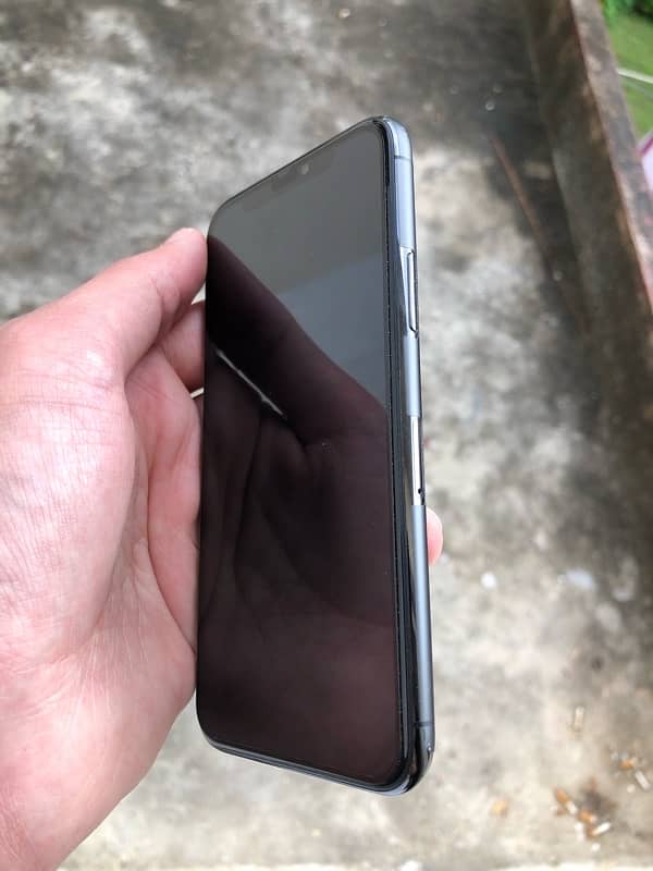 iPhone 11 Pro 256GB Dual PTA Approved – Immaculate Condition 4