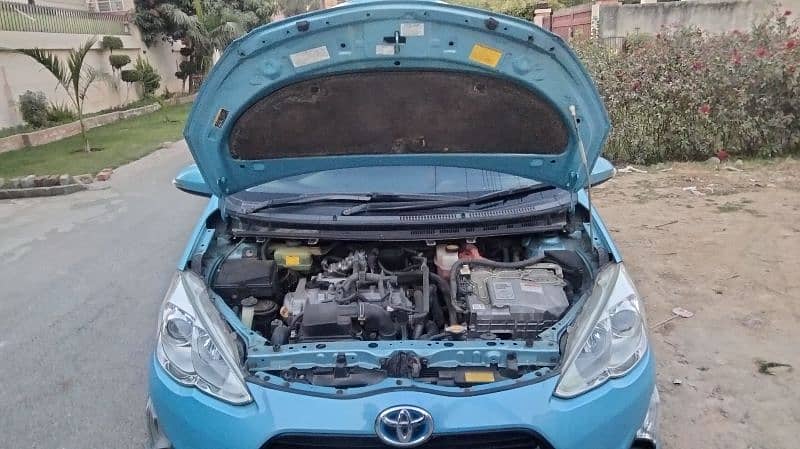 Toyota Aqua 1st owner bater vitz passo Honda city Suzuki cultus  swift 12