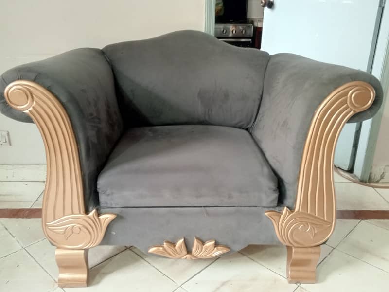 Good condition sofas for sale 3