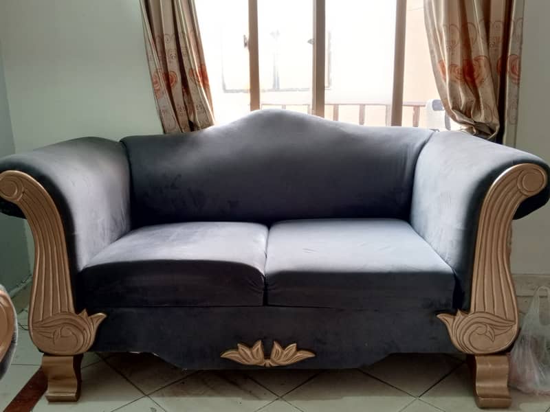 Good condition sofas for sale 4