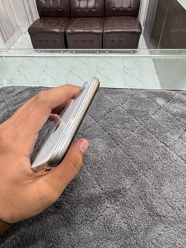 iphone xsmax 256gb 83% Bettrey 5