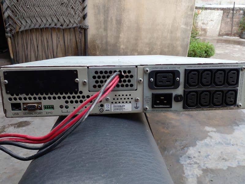 Apc ups 3000Va 2