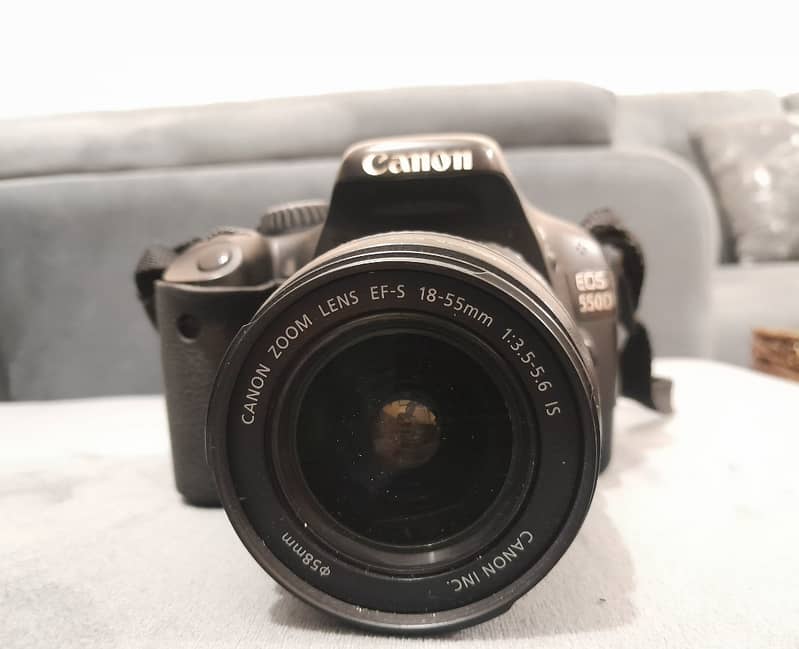 Canon 550d DSLR Digital camera 18-55mm lense 1