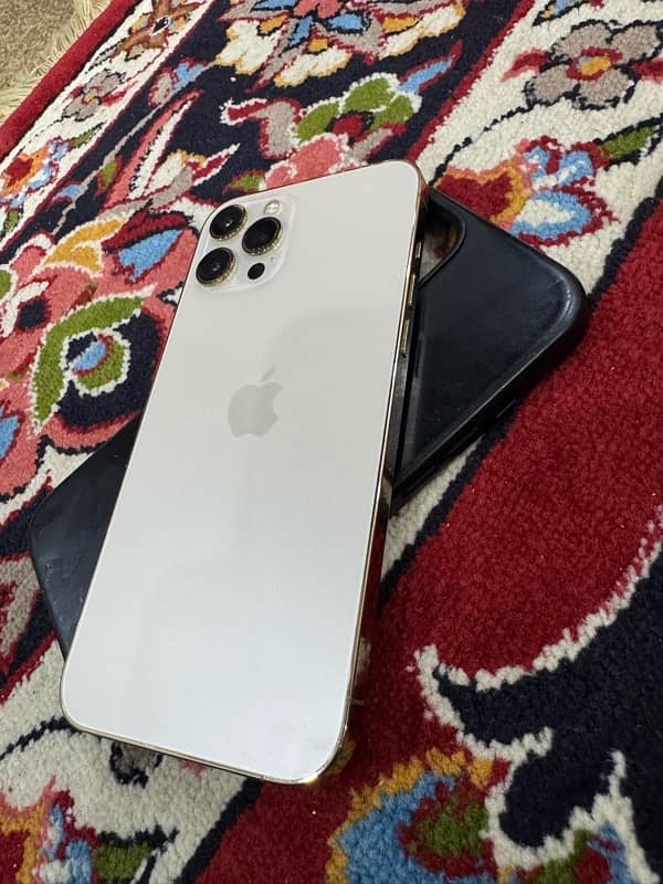 I am selling my IPhone 12 Pro Max 0