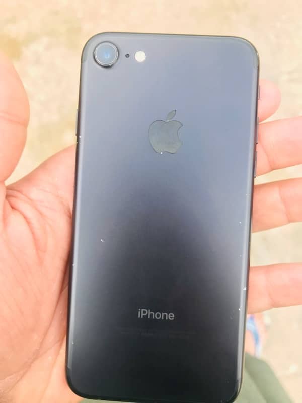 iPhone 7  128 gbjv contact on 03471515089 0