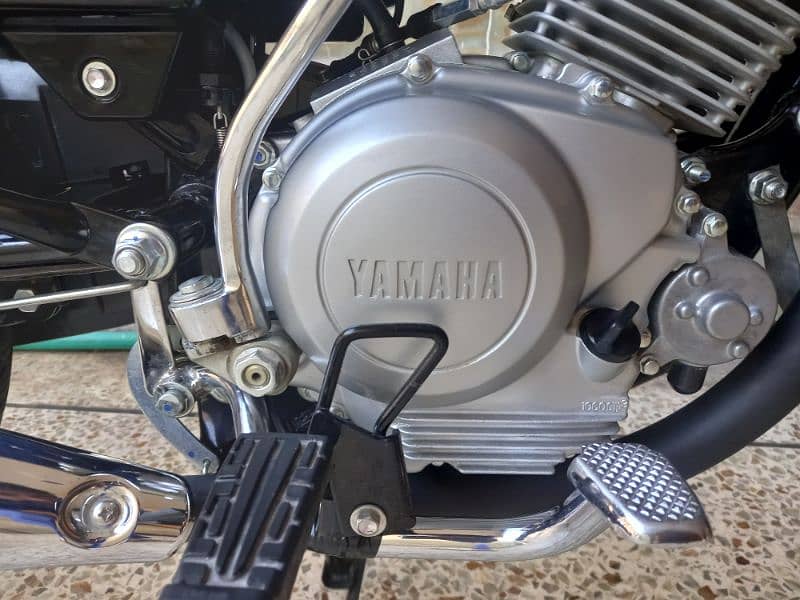 yamaha ybr g Army person used 7