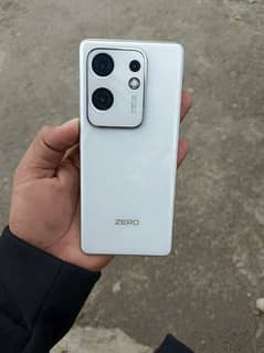 INFINIX ZERO 30.10 BY 8.5 CONDITION UP TO 1 MONTH WRANTY