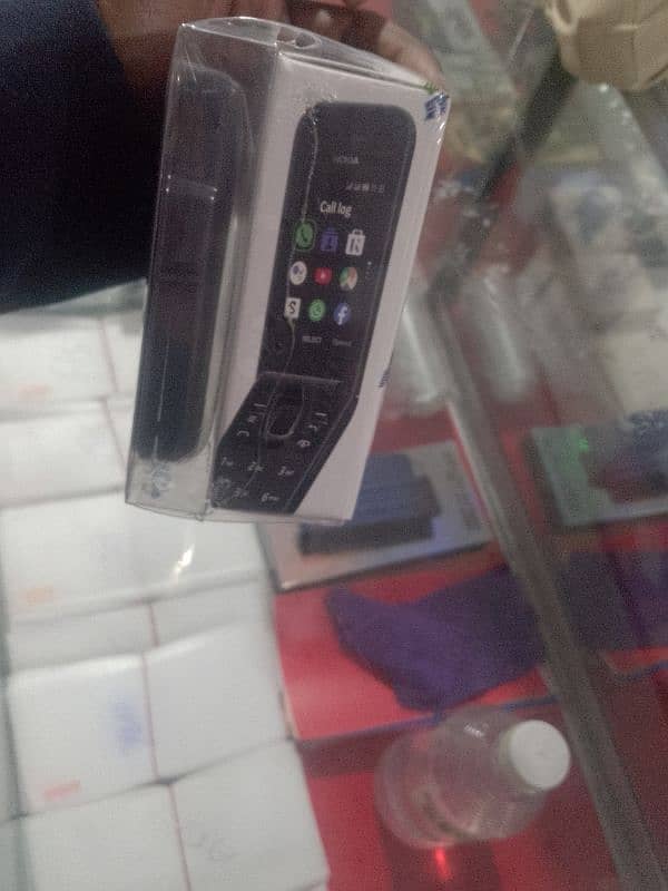 Nokia 2720flip dual sim box pack 1