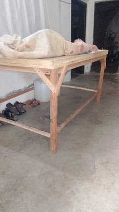 5ft x 7ft.  table for sale. sabzi shop wagera k liye best.