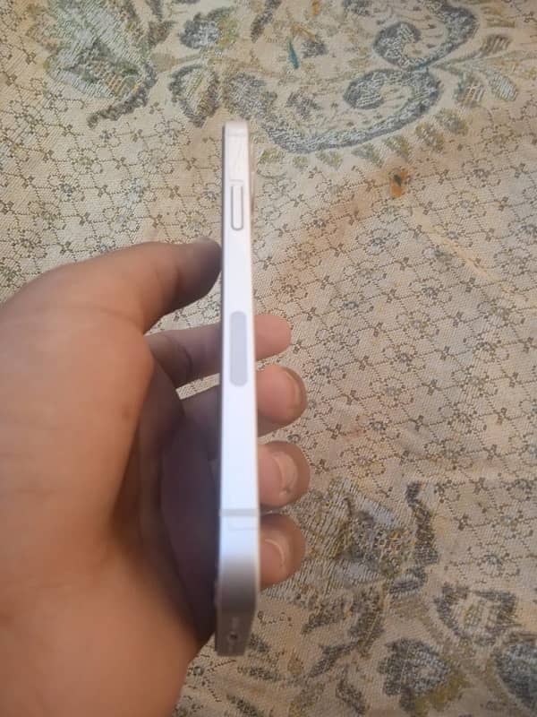 iphone 12 brand new 3