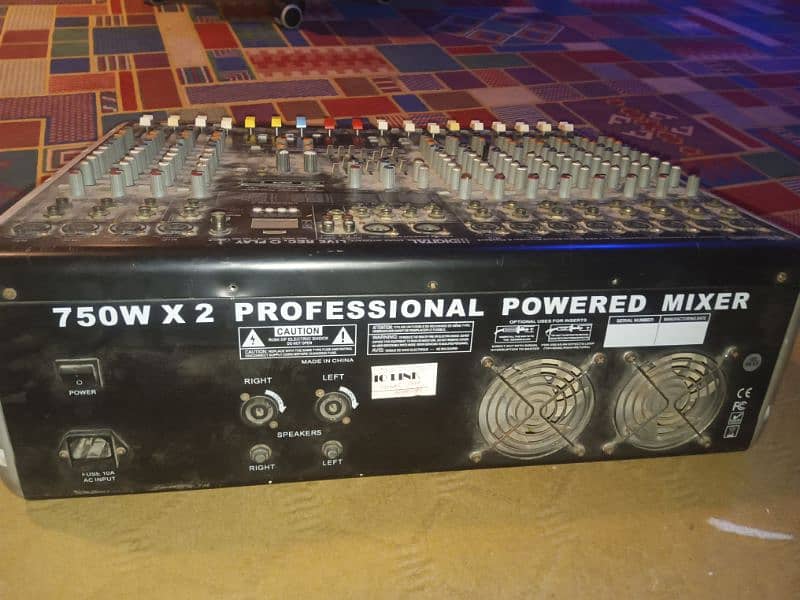 Sp 4 speakers JBL with 12 chennal powerd Mixer Sirf Studio me use howe 3