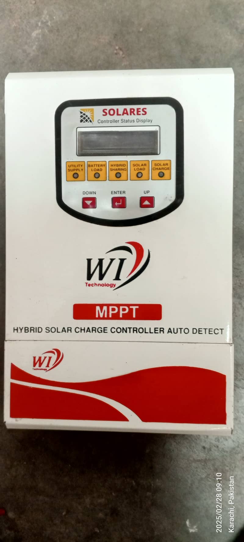 MPPT Solar Charge Controller – 10 Months Used – Best Price! 0